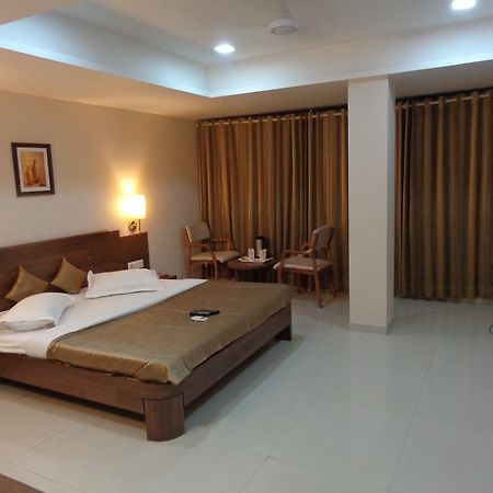 Hotel Classique Rajkot Dış mekan fotoğraf
